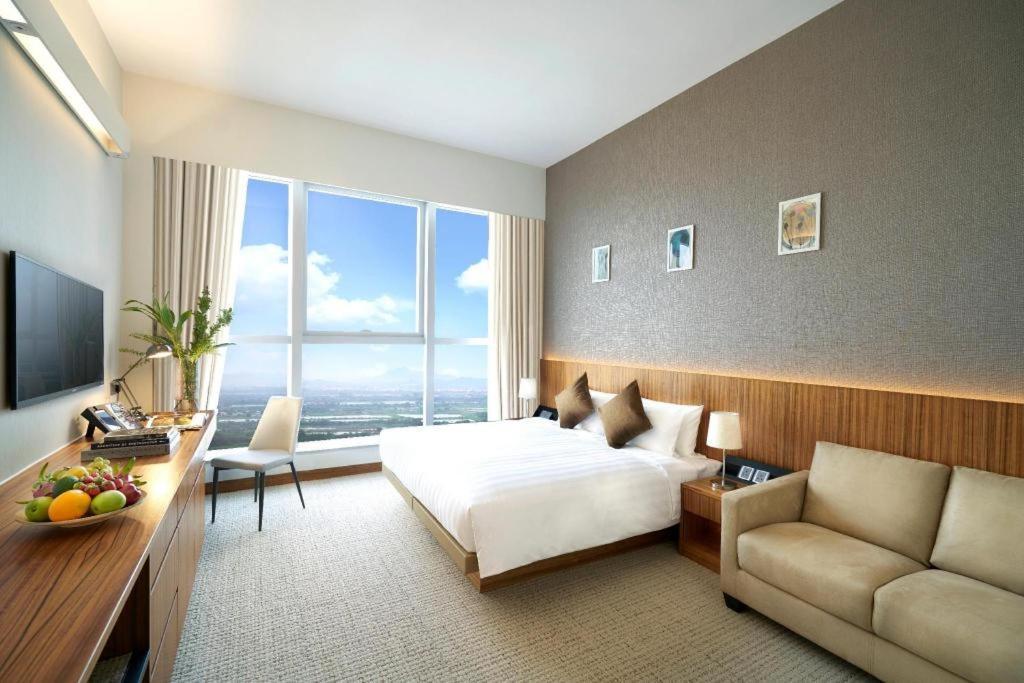 Hotel Cozi-Wetland Гонконг Экстерьер фото